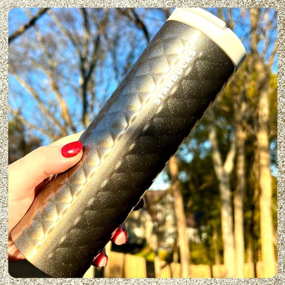 🎄✨ NWT Starbucks 2025 Holiday Glittery Silver Quilted SS 16oz Bottle Tumbler - Picture 8 of 11